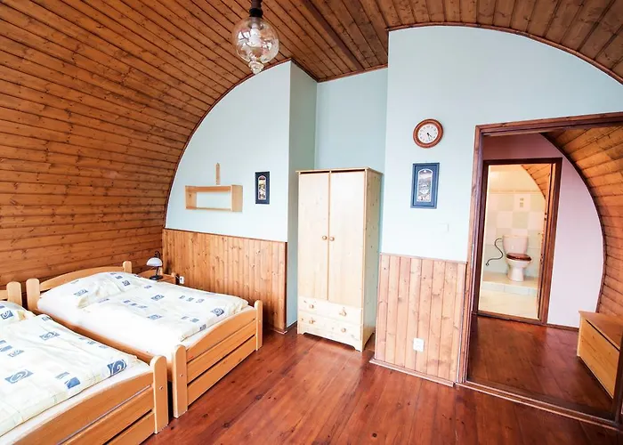 Uno 3* Hradec Králové